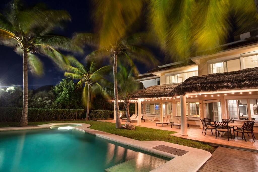 El Meco Beachfront & Private Pool Villa By Casa Paraiso Cancun Exterior photo