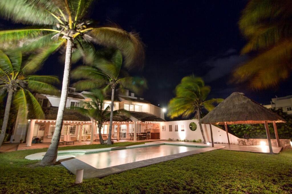 El Meco Beachfront & Private Pool Villa By Casa Paraiso Cancun Exterior photo